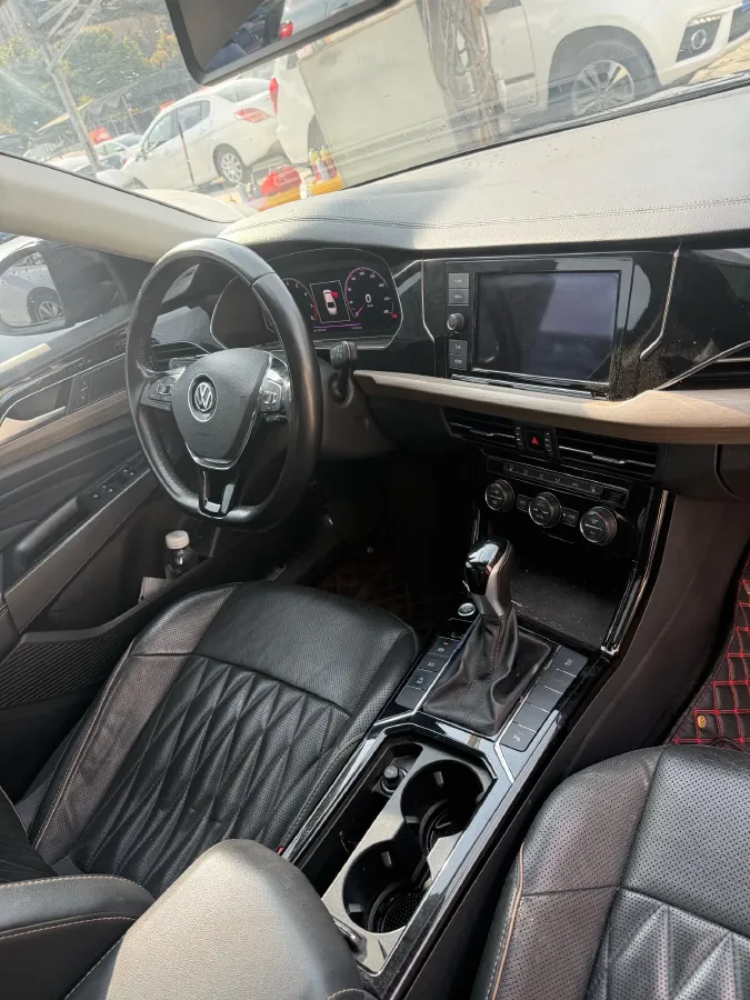 2019 Volvo V40 1.5T 152HP L4 6AT,autocango,china used car exporter,china ev exporter,chinese used car exporter,chinese used ev exporter