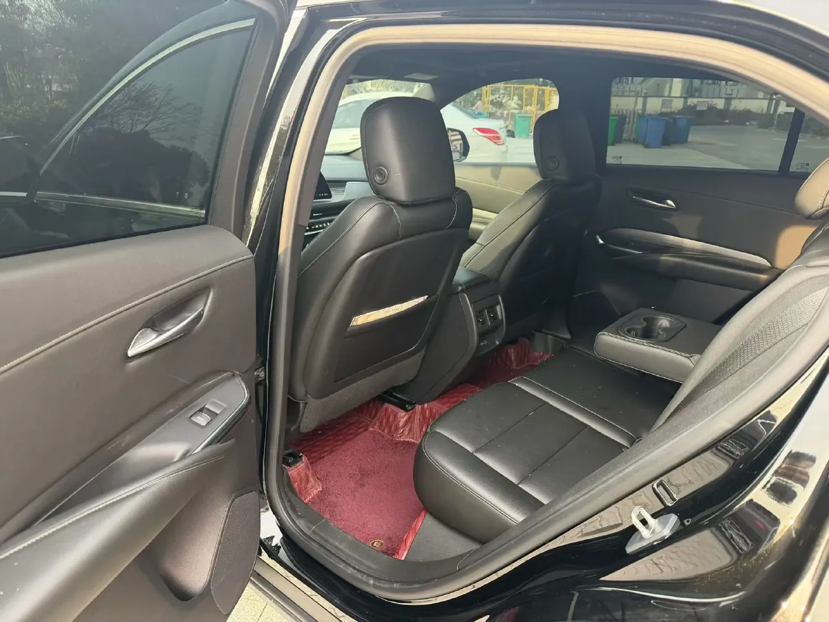 2024 Cadillac XT4 2.0T 237HP L4 9AT,autocango,china used car exporter,china ev exporter,chinese used car exporter,chinese used ev exporter