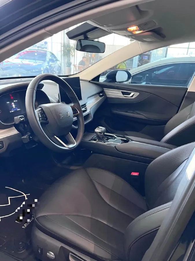 2024 HongQi E-QM5 BEV 72KWH,autocango,china used car exporter,china ev exporter,chinese used car exporter,chinese used ev exporter