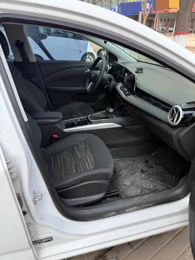 2023 Chevrolet Monza 1.5L 113HP L4 6DCT,autocango,china used car exporter,china ev exporter,chinese used car exporter,chinese used ev exporter