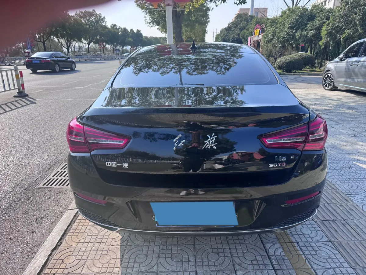 2020 HongQi H5 1.5T 169HP L4 7DCT,autocango,china used car exporter,china ev exporter,chinese used car exporter,chinese used ev exporter