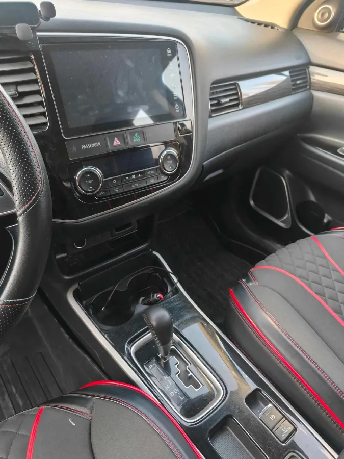 2019 Mitsubishi Outlander 2.0L 166HP L4 CVT,autocango,china used car exporter,china ev exporter,chinese used car exporter,chinese used ev exporter