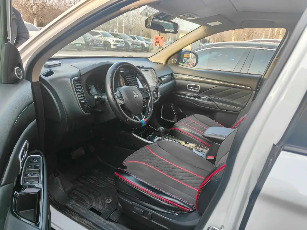 2019 Mitsubishi Outlander 2.0L 166HP L4 CVT,autocango,china used car exporter,china ev exporter,chinese used car exporter,chinese used ev exporter