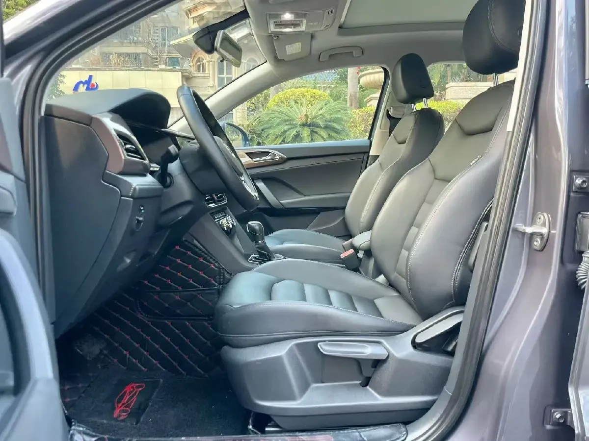 2019 MINI MINI 1.5T 102HP L3 7DCT,autocango,china used car exporter,china ev exporter,chinese used car exporter,chinese used ev exporter