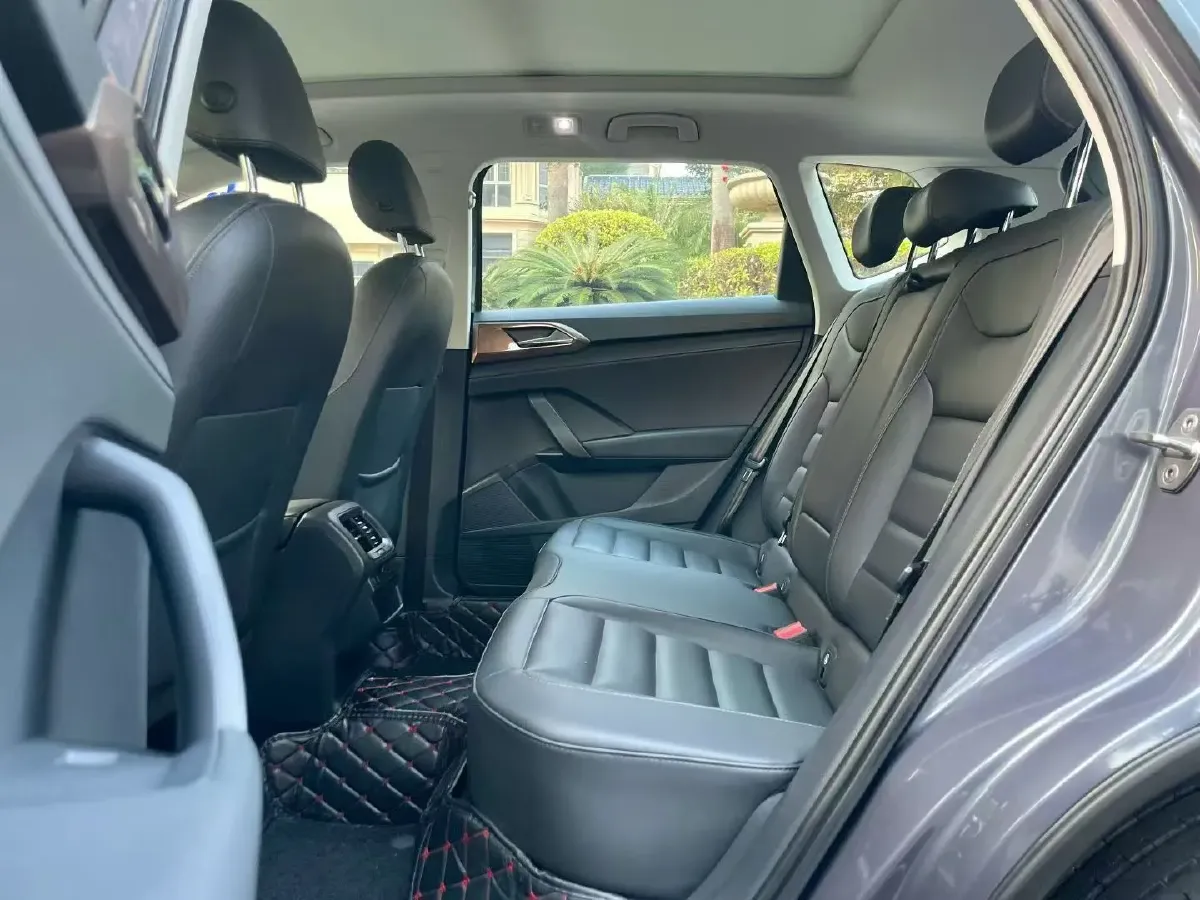 2019 MINI MINI 1.5T 102HP L3 7DCT,autocango,china used car exporter,china ev exporter,chinese used car exporter,chinese used ev exporter