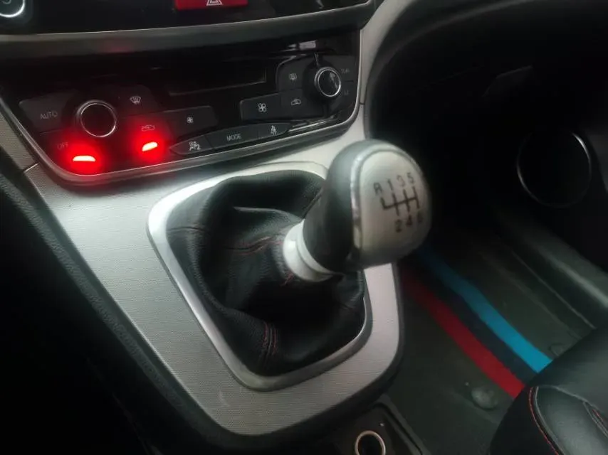 2018 Haval M6 1.5T 150HP L4 6MT,autocango,china used car exporter,china ev exporter,chinese used car exporter,chinese used ev exporter