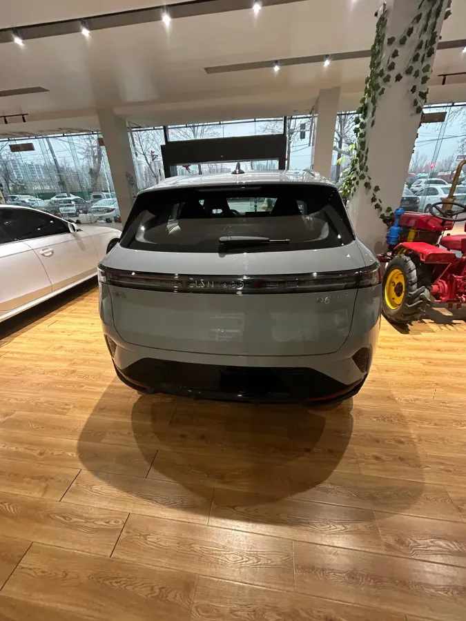 2023 LYNK&CO 06 EM-P 1.5L 120HP L4 3DHT PHEV 9.11KWH,autocango,china used car exporter,china ev exporter,chinese used car exporter,chinese used ev exporter