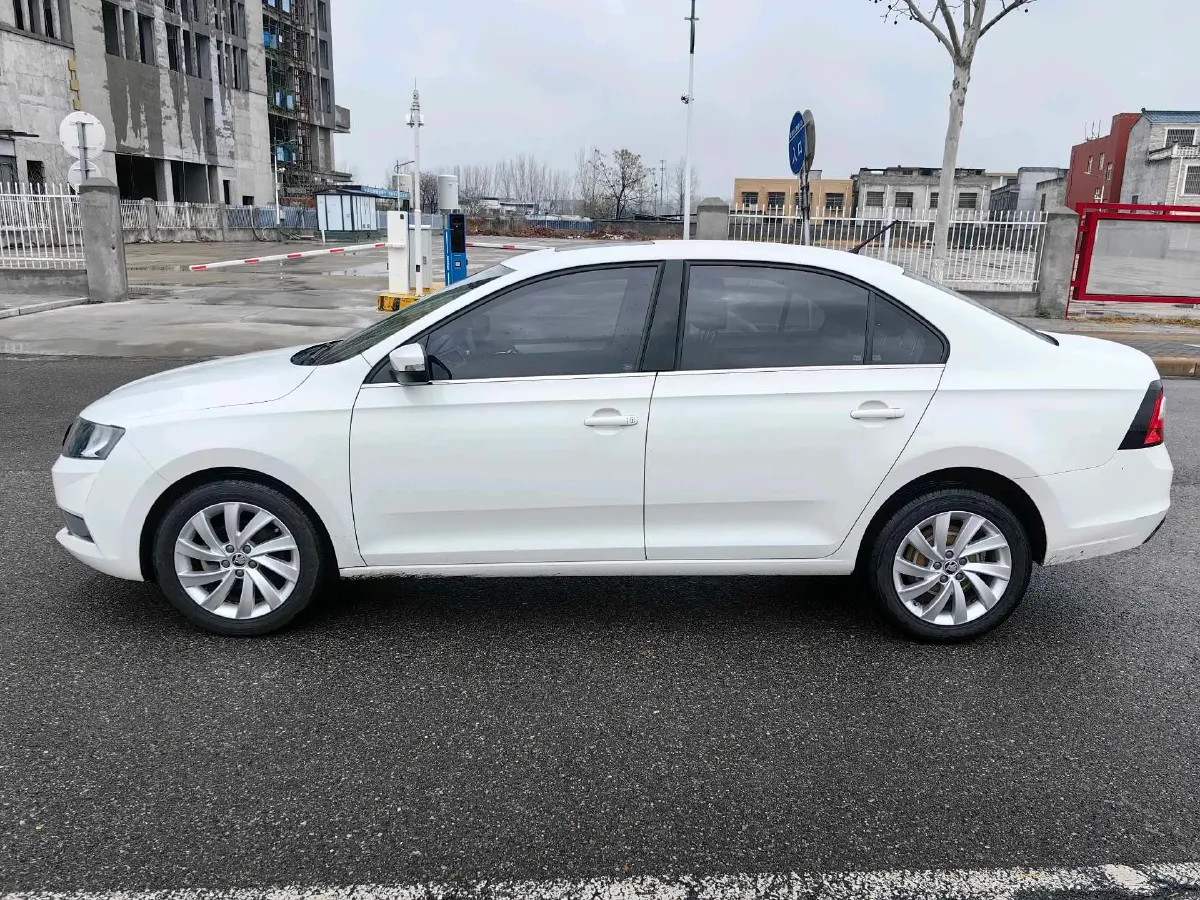 2019 Skoda Rapid Spaceback 1.5L 110HP L4 6AT,autocango,china used car exporter,china ev exporter,chinese used car exporter,chinese used ev exporter