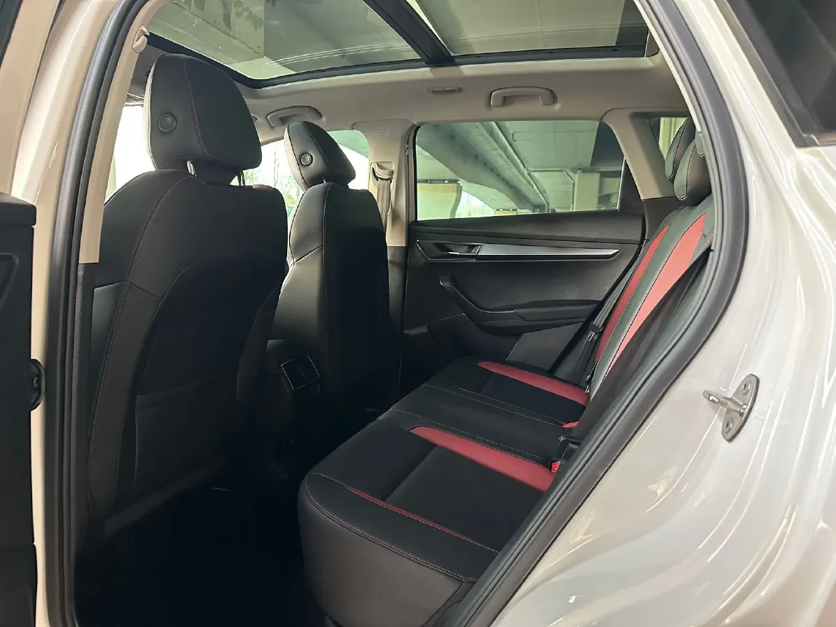 2022 Skoda Karoq 1.4T 150HP L4 7DCT,autocango,china used car exporter,china ev exporter,chinese used car exporter,chinese used ev exporter