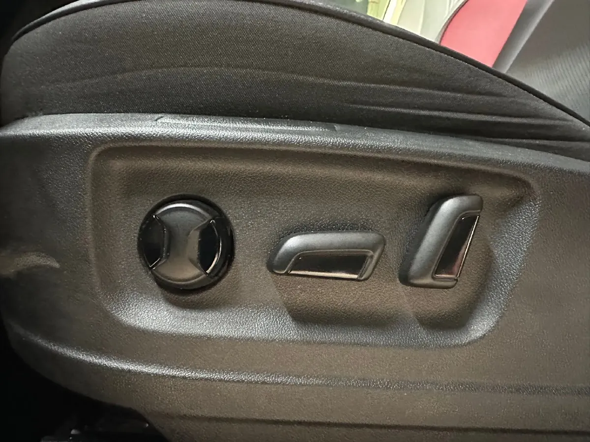 2022 Skoda Karoq 1.4T 150HP L4 7DCT,autocango,china used car exporter,china ev exporter,chinese used car exporter,chinese used ev exporter