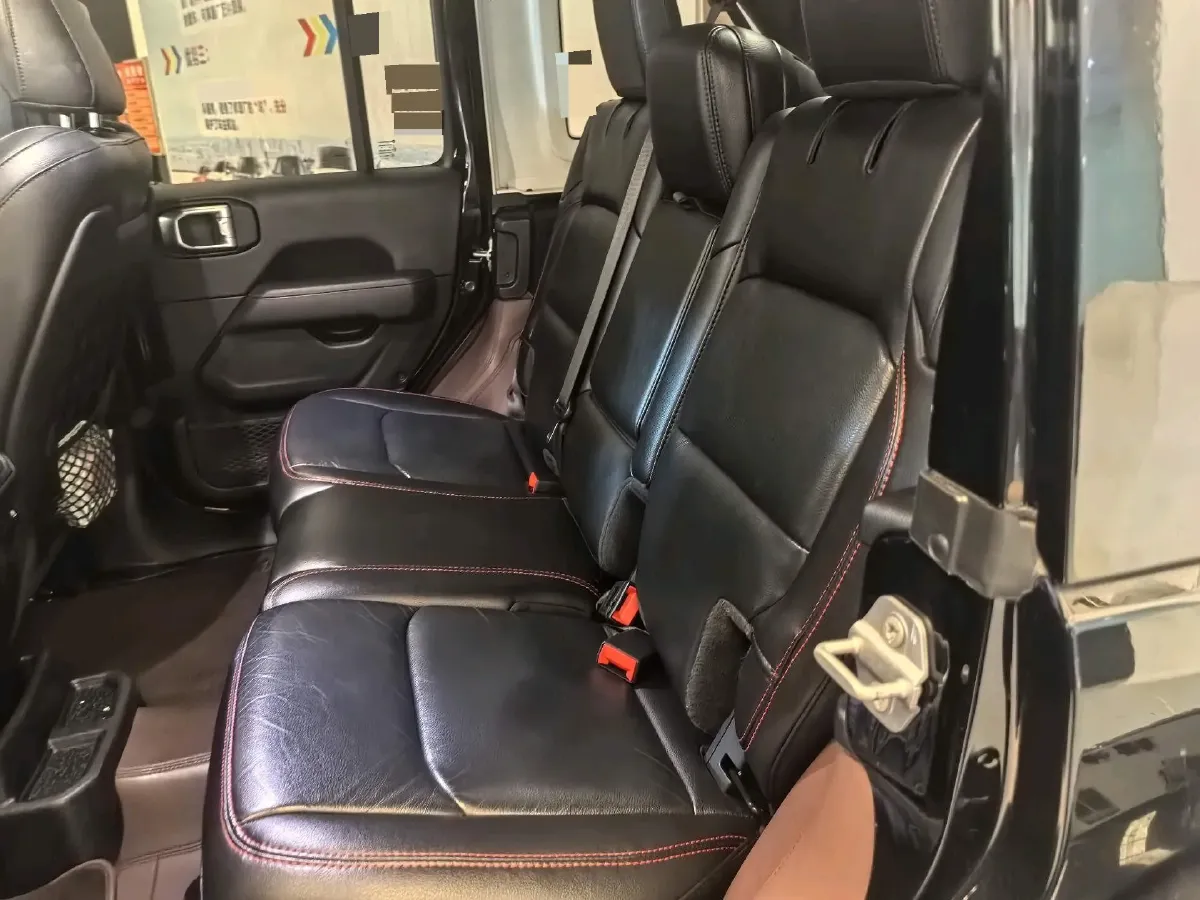 2013 Land Rover Range Rover Evoque 2.2T 190HP L4 6AT,autocango,china used car exporter,china ev exporter,chinese used car exporter,chinese used ev exporter