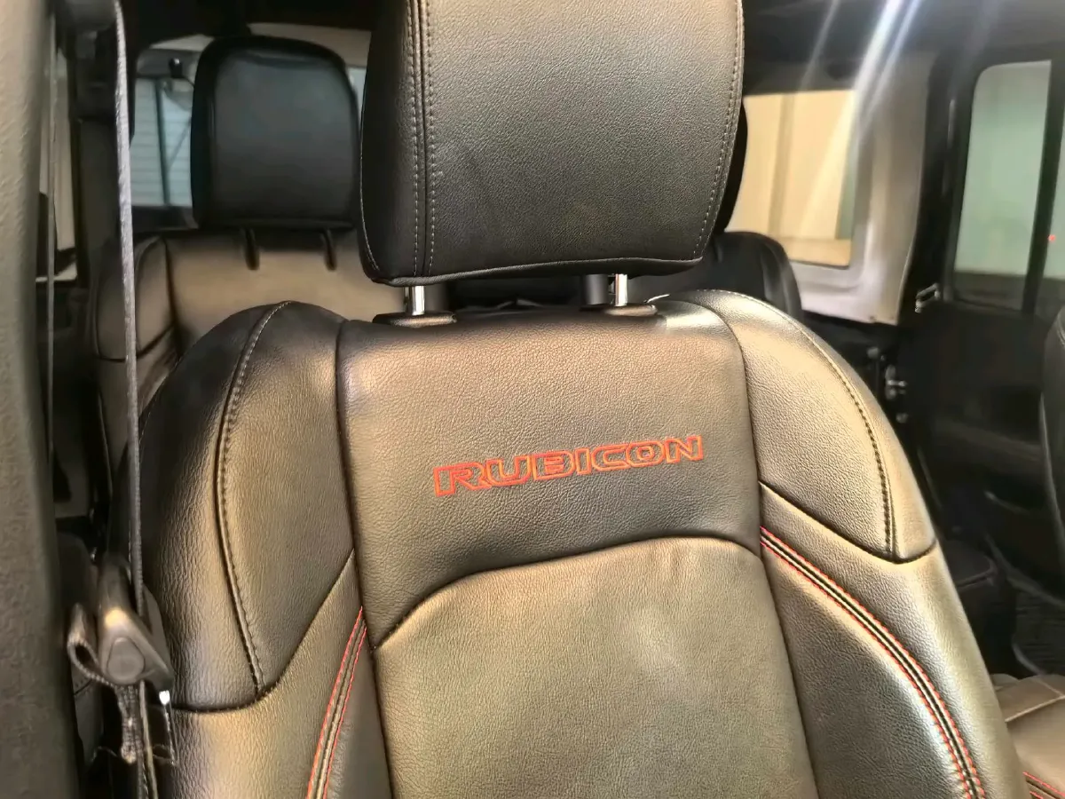 2013 Land Rover Range Rover Evoque 2.2T 190HP L4 6AT,autocango,china used car exporter,china ev exporter,chinese used car exporter,chinese used ev exporter