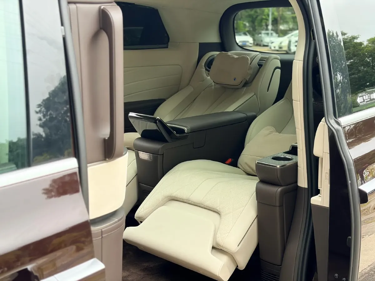 2024 Denza D9 1.5T 139HP L4 E-CVT PHEV 40KWH,autocango,china used car exporter,china ev exporter,chinese used car exporter,chinese used ev exporter