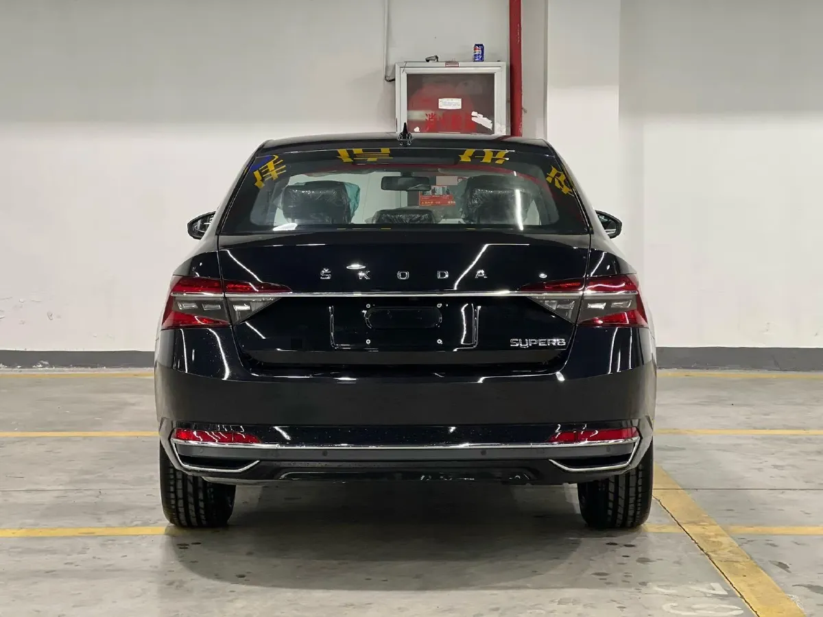 2025 Skoda Superb 1.4T 150HP L4 7DCT,autocango,china used car exporter,china ev exporter,chinese used car exporter,chinese used ev exporter
