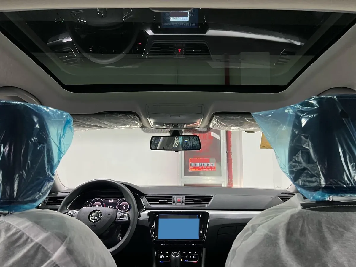 2025 Skoda Superb 1.4T 150HP L4 7DCT,autocango,china used car exporter,china ev exporter,chinese used car exporter,chinese used ev exporter