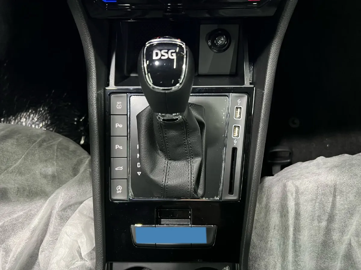 2025 Skoda Superb 1.4T 150HP L4 7DCT,autocango,china used car exporter,china ev exporter,chinese used car exporter,chinese used ev exporter