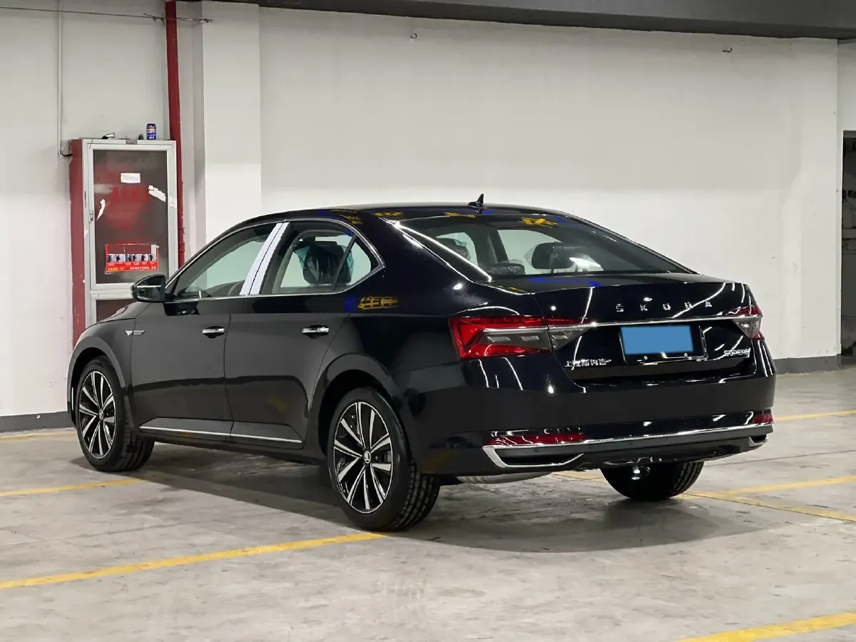 2025 Skoda Superb 1.4T 150HP L4 7DCT,autocango,china used car exporter,china ev exporter,chinese used car exporter,chinese used ev exporter