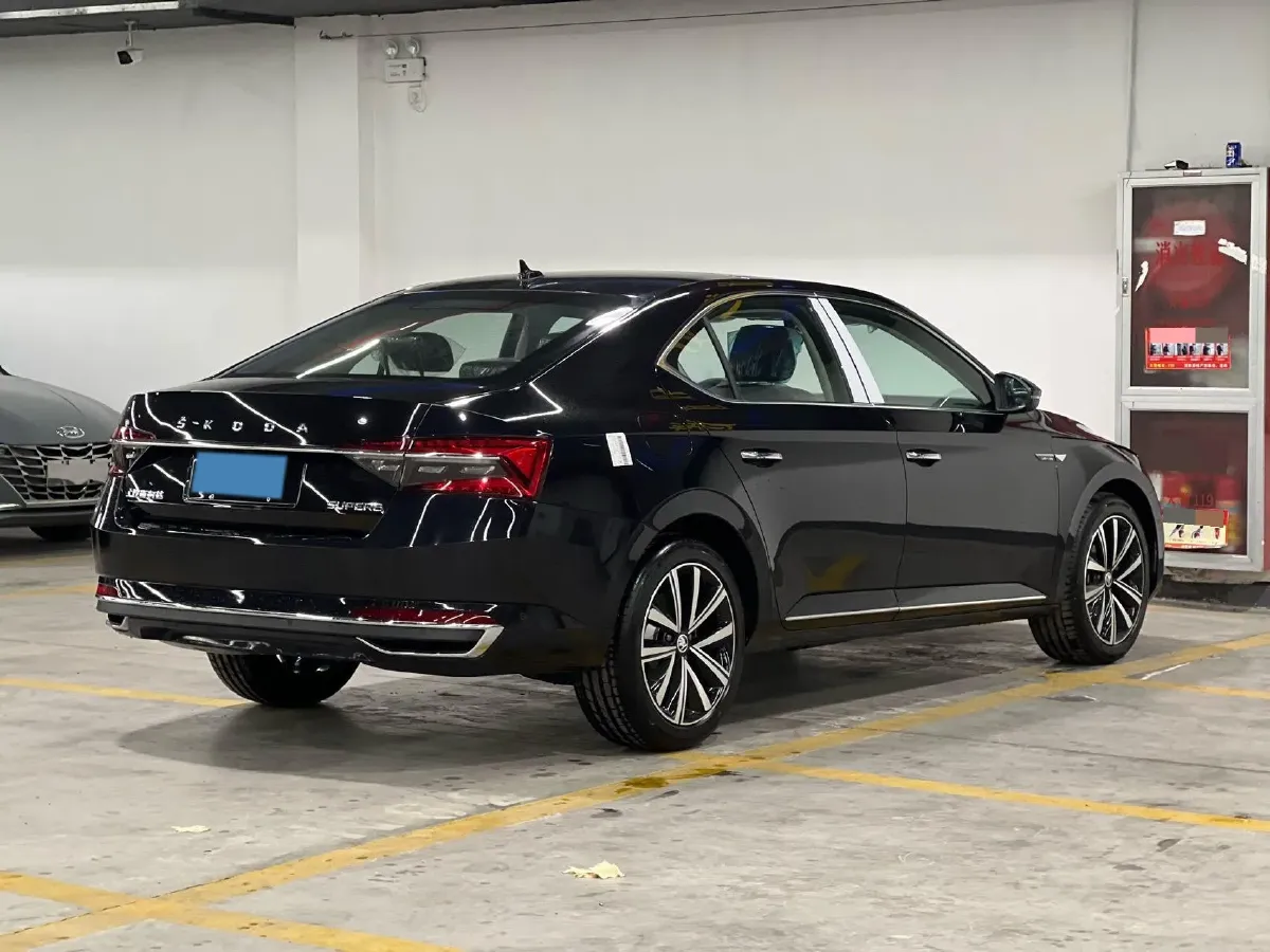 2025 Skoda Superb 1.4T 150HP L4 7DCT,autocango,china used car exporter,china ev exporter,chinese used car exporter,chinese used ev exporter