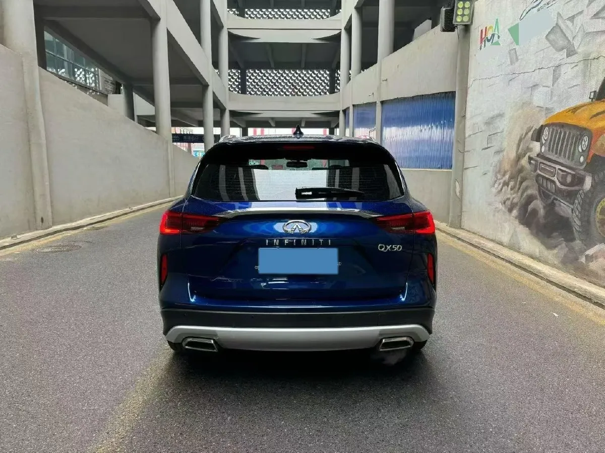 2018 Infiniti QX30 2.0T 211HP L4 7DCT,autocango,china used car exporter,china ev exporter,chinese used car exporter,chinese used ev exporter