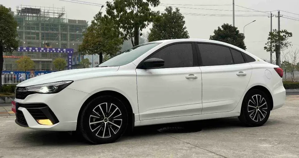 2021 Roewe i5 1.5L 120HP L4 CVT,autocango,china used car exporter,china ev exporter,chinese used car exporter,chinese used ev exporter