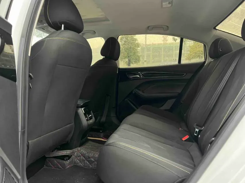 2021 Roewe i5 1.5L 120HP L4 CVT,autocango,china used car exporter,china ev exporter,chinese used car exporter,chinese used ev exporter