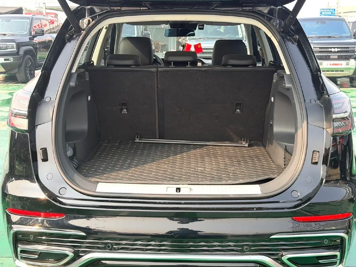 2023 HongQi HS5 2.0T 252HP L4 8AT,autocango,china used car exporter,china ev exporter,chinese used car exporter,chinese used ev exporter