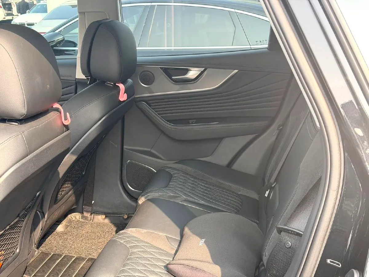 2023 HongQi HS5 2.0T 252HP L4 8AT,autocango,china used car exporter,china ev exporter,chinese used car exporter,chinese used ev exporter