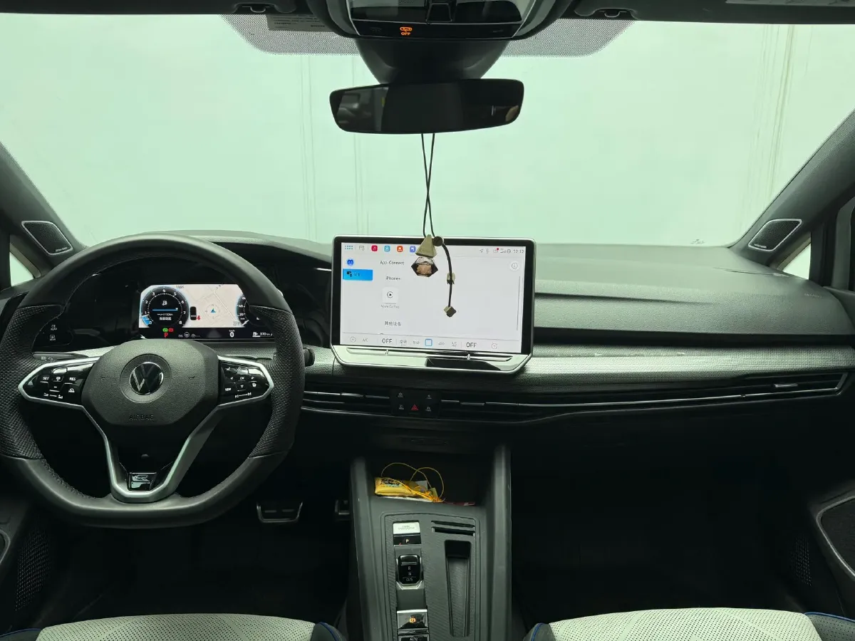 2025 Volkswagen Golf 1.5T 160HP L4 7DCT,autocango,china used car exporter,china ev exporter,chinese used car exporter,chinese used ev exporter