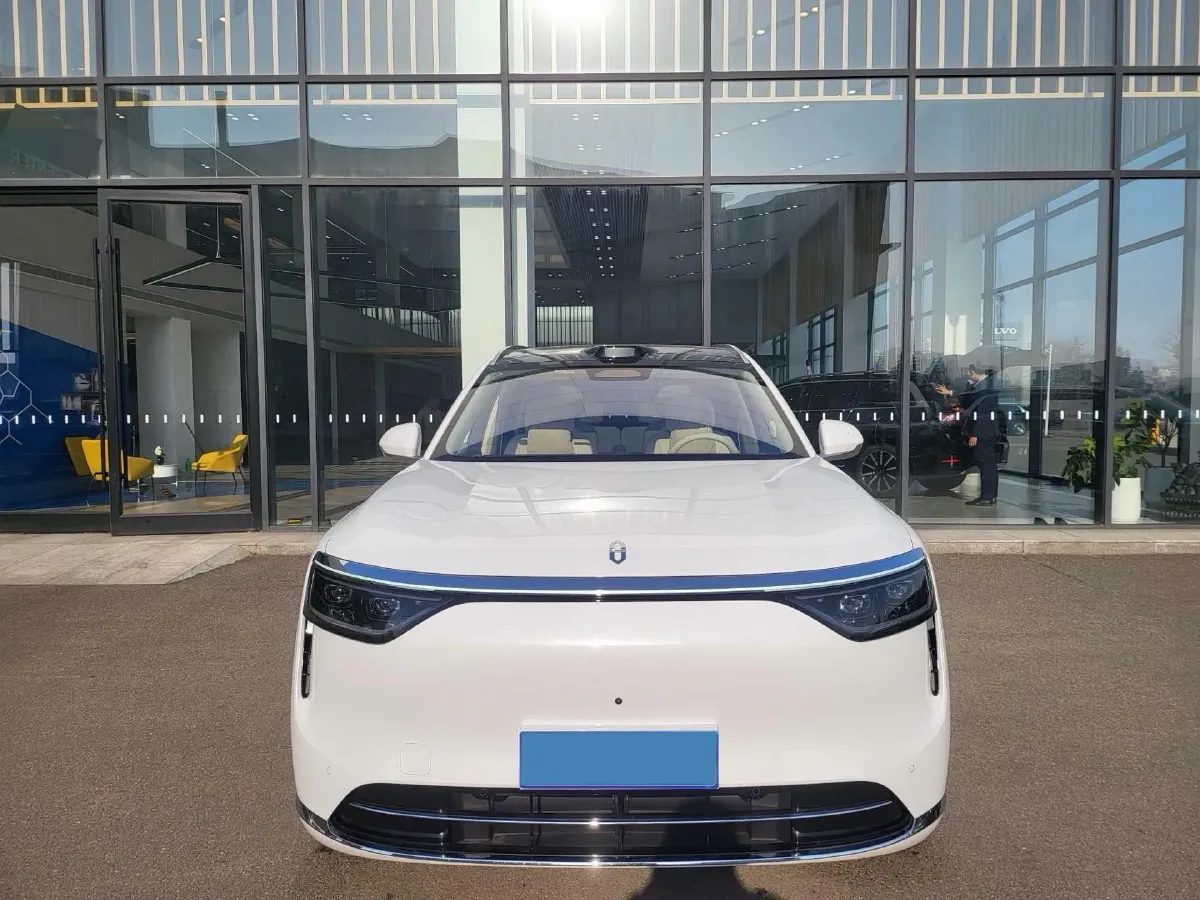 2025 AITO AITO M8 REEV 160HP REEV 53.4KWH,autocango,china used car exporter,china ev exporter,chinese used car exporter,chinese used ev exporter