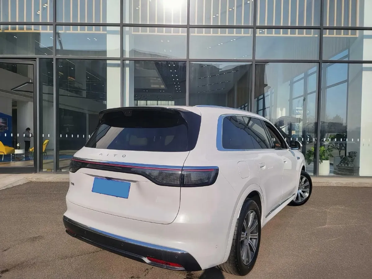 2025 AITO AITO M8 REEV 160HP REEV 53.4KWH,autocango,china used car exporter,china ev exporter,chinese used car exporter,chinese used ev exporter