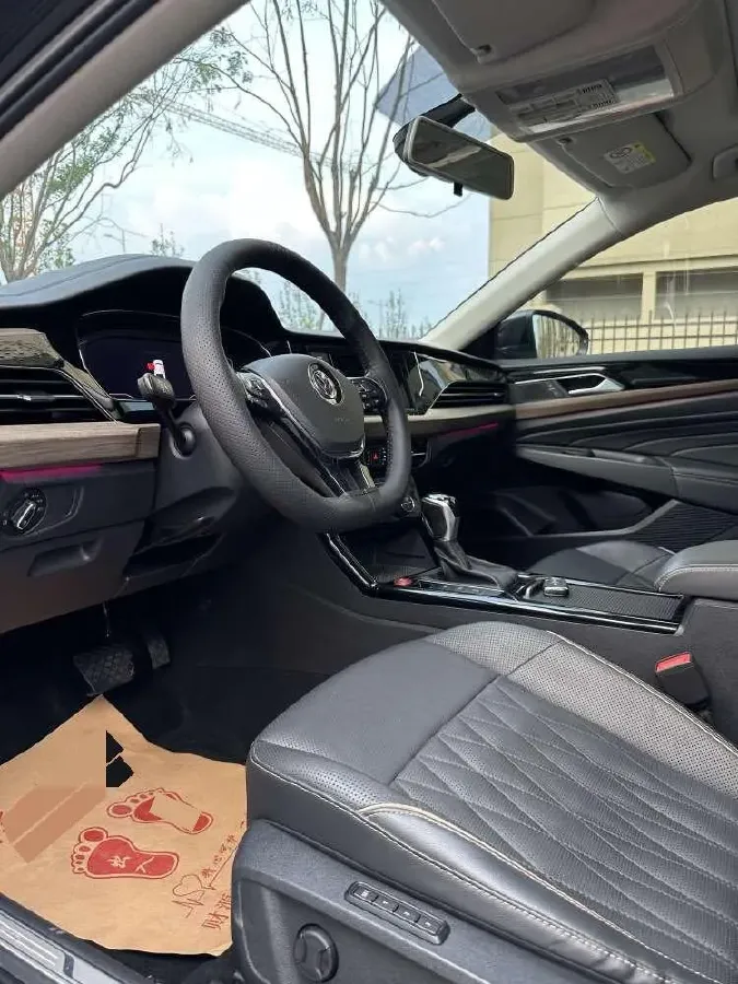 2023 Volkswagen Passat 2.0T 186HP L4 7DCT,autocango,china used car exporter,china ev exporter,chinese used car exporter,chinese used ev exporter