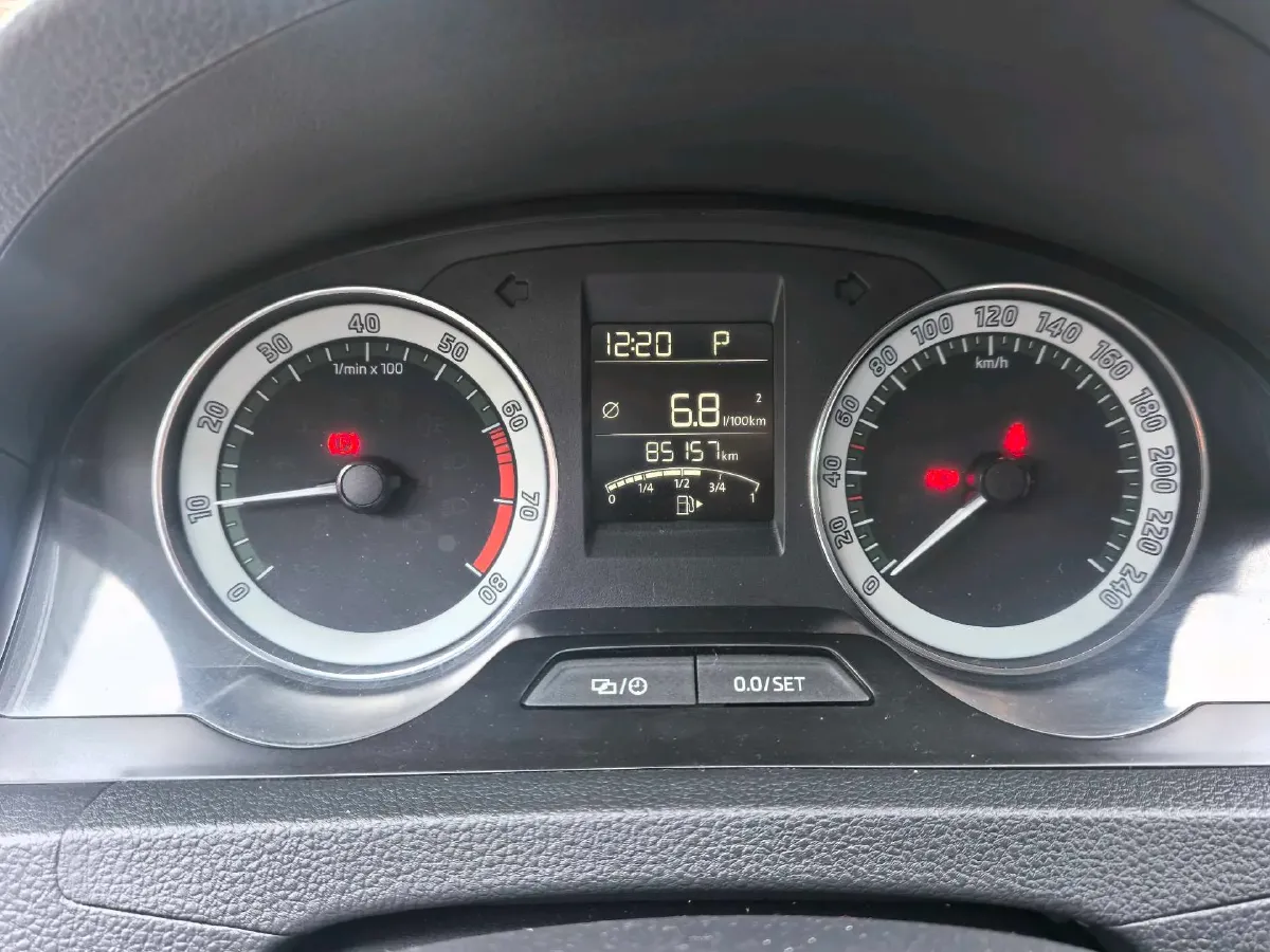 2018 Skoda Rapid 1.6L 110HP L4 6AT,autocango,china used car exporter,china ev exporter,chinese used car exporter,chinese used ev exporter