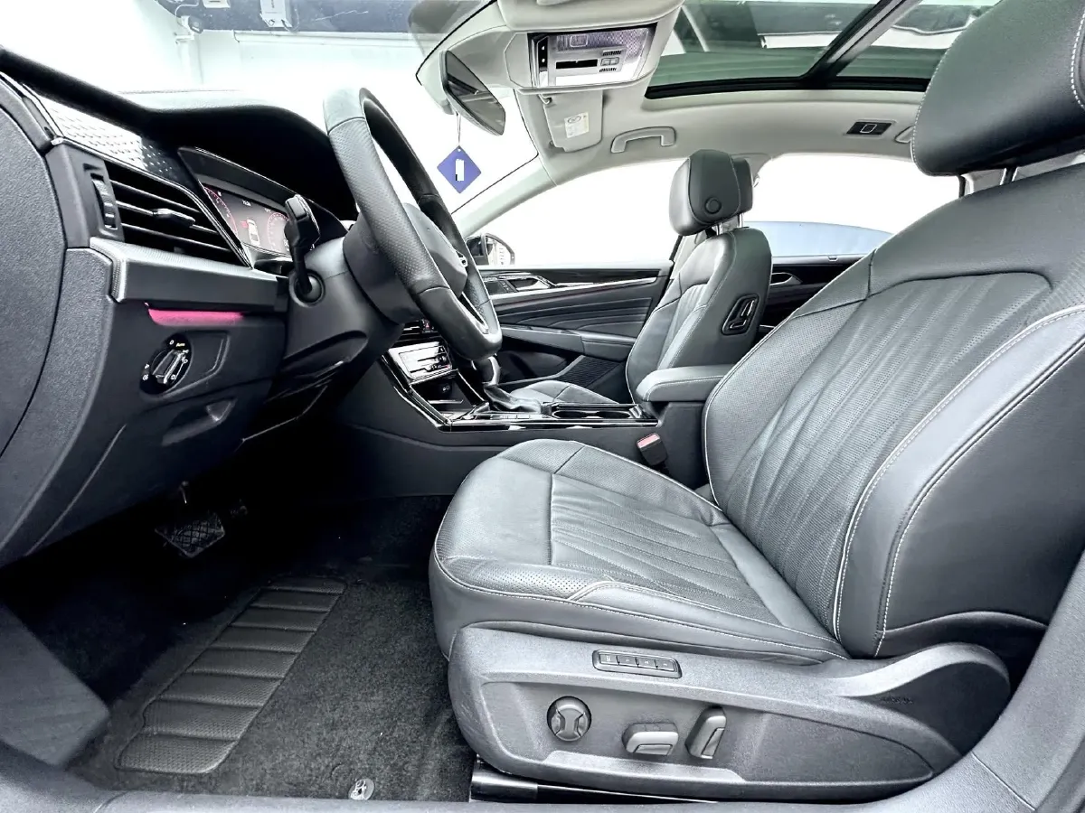 2022 Xpeng P7 BEV 60.2KWH,autocango,china used car exporter,china ev exporter,chinese used car exporter,chinese used ev exporter