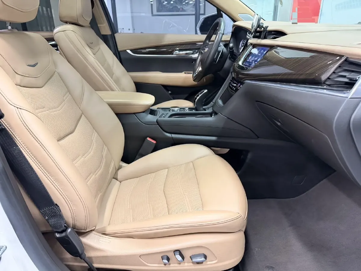 2022 Cadillac XT6 2.0T 237HP L4 9AT,autocango,china used car exporter,china ev exporter,chinese used car exporter,chinese used ev exporter