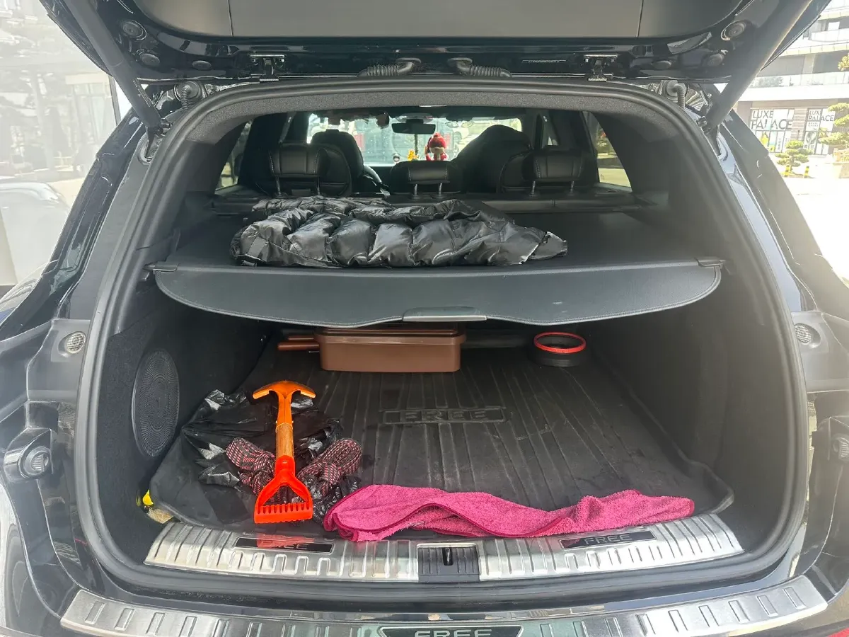 2025 Voyah FREE 1.5T 150HP L4 REEV 43KWH,autocango,china used car exporter,china ev exporter,chinese used car exporter,chinese used ev exporter