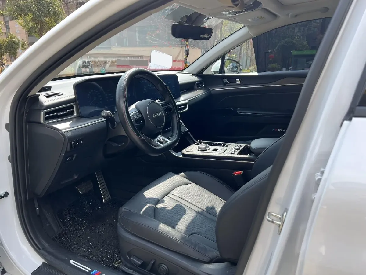 2021 Toyota Camry 2.0L 178HP L4 CVT,autocango,china used car exporter,china ev exporter,chinese used car exporter,chinese used ev exporter