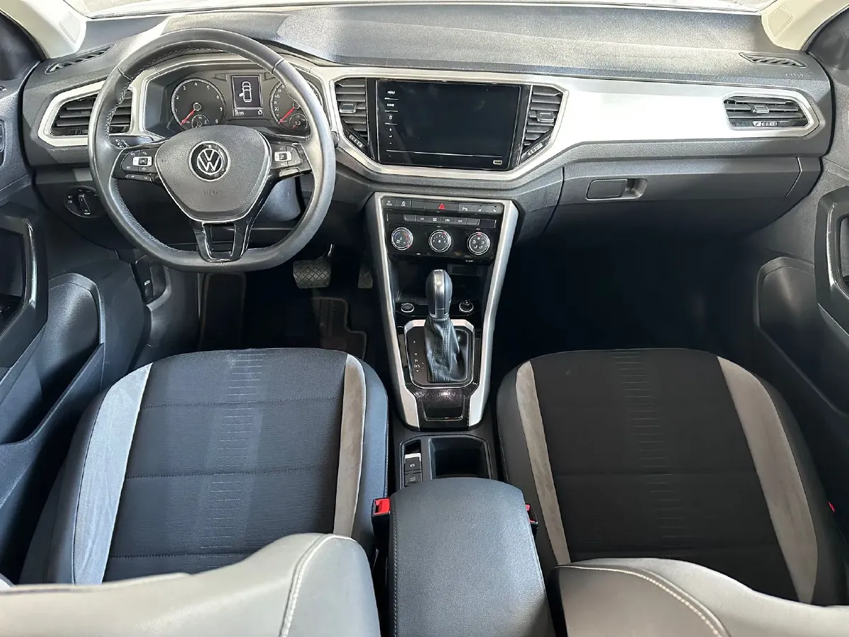 2022 Volkswagen T-Roc 1.4T 150HP L4 7DCT,autocango,china used car exporter,china ev exporter,chinese used car exporter,chinese used ev exporter