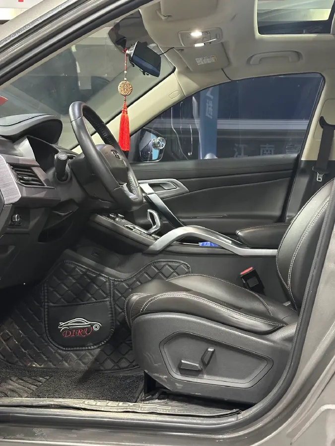 2020 Roewe i6 1.5T 169HP L4 7DCT,autocango,china used car exporter,china ev exporter,chinese used car exporter,chinese used ev exporter