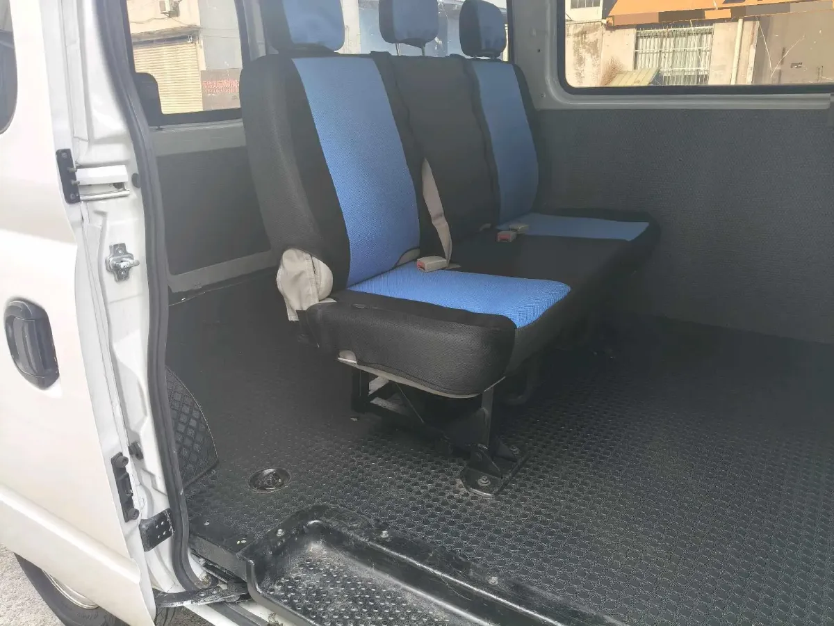 2013 MAXUS XinTu V80 2.5T 136HP L4 5MT,autocango,china used car exporter,china ev exporter,chinese used car exporter,chinese used ev exporter