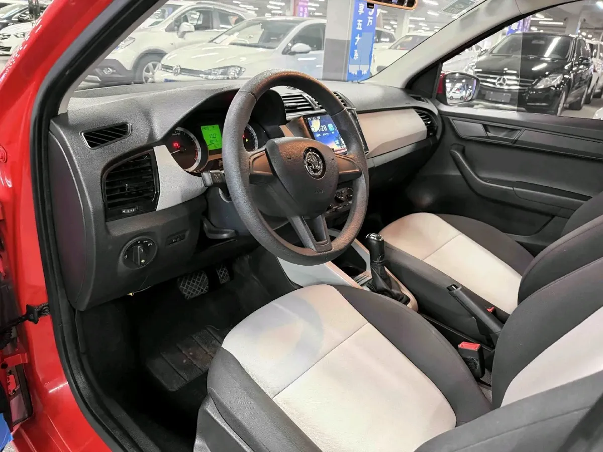 2017 Skoda Fabia 1.4L 90HP L4 6AT,autocango,china used car exporter,china ev exporter,chinese used car exporter,chinese used ev exporter