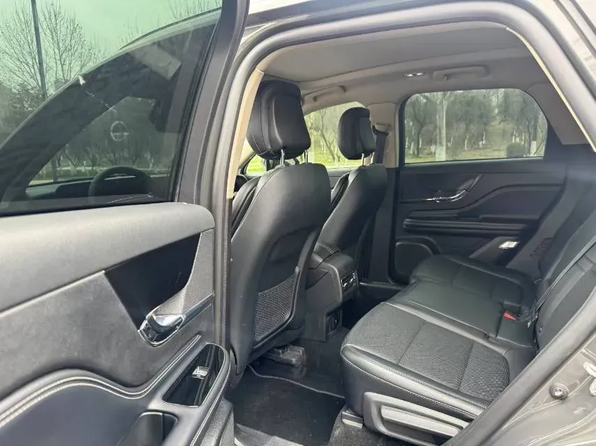 2023 Lincoln Corsair 2.0T 261HP L4 8AT,autocango,china used car exporter,china ev exporter,chinese used car exporter,chinese used ev exporter