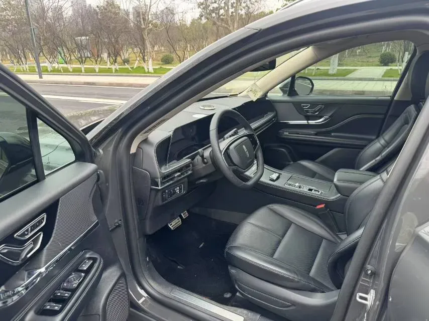 2023 Lincoln Corsair 2.0T 261HP L4 8AT,autocango,china used car exporter,china ev exporter,chinese used car exporter,chinese used ev exporter