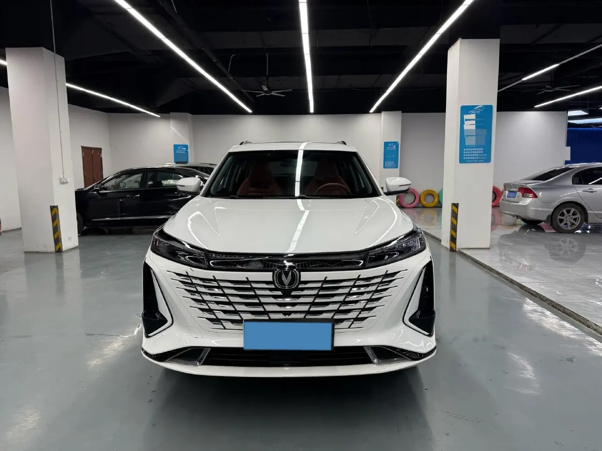 2023 ChangAn CS75 1.5T 188HP L4 7DCT,autocango,china used car exporter,china ev exporter,chinese used car exporter,chinese used ev exporter