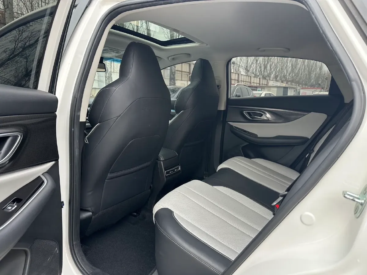 2021 Chery Tiggo 8 Plus 1.6T 197HP L4 7DCT,autocango,china used car exporter,china ev exporter,chinese used car exporter,chinese used ev exporter