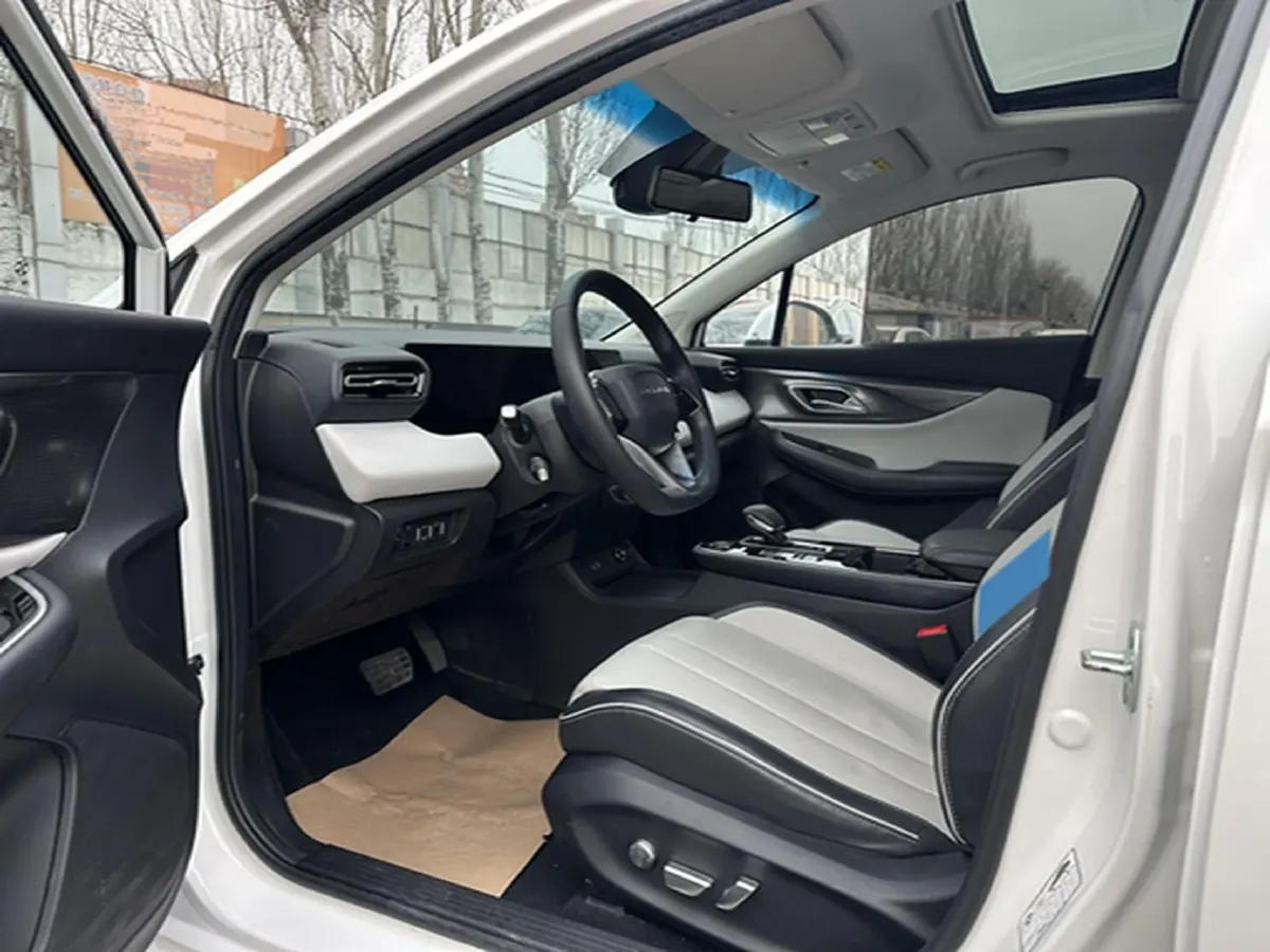 2021 Chery Tiggo 8 Plus 1.6T 197HP L4 7DCT,autocango,china used car exporter,china ev exporter,chinese used car exporter,chinese used ev exporter