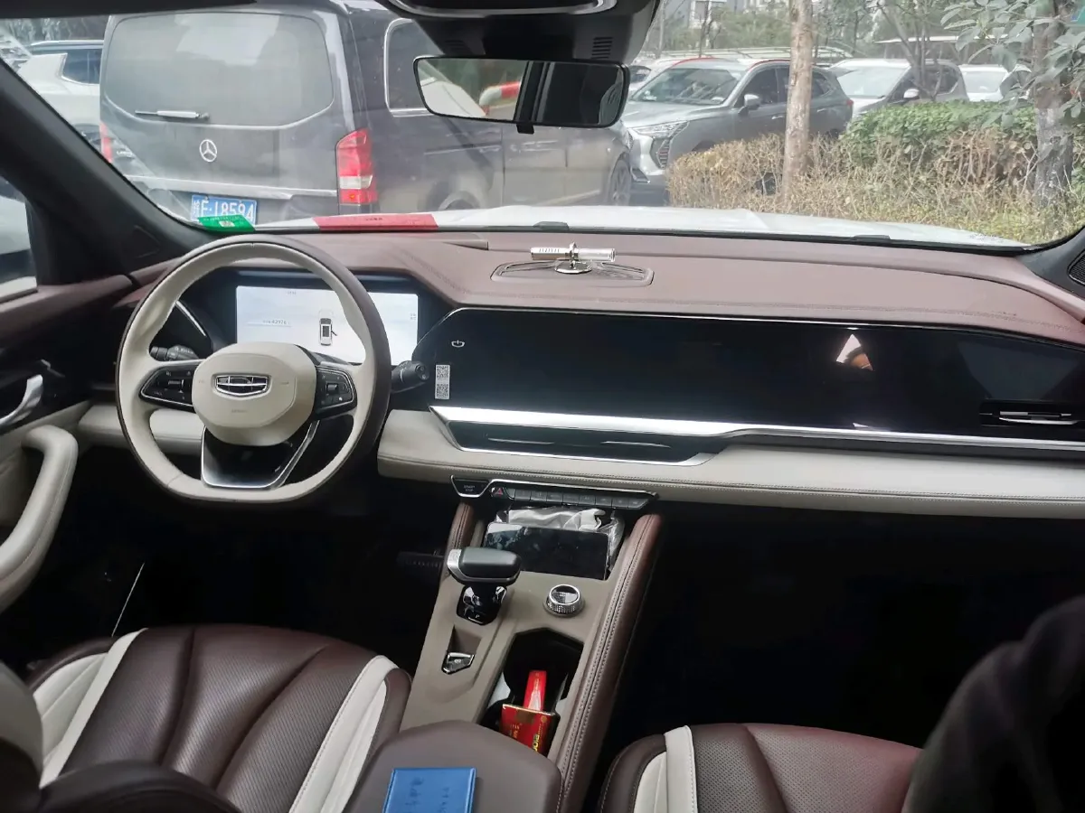 2021 Geely Monjaro 2.0T 218HP L4 7DCT,autocango,china used car exporter,china ev exporter,chinese used car exporter,chinese used ev exporter