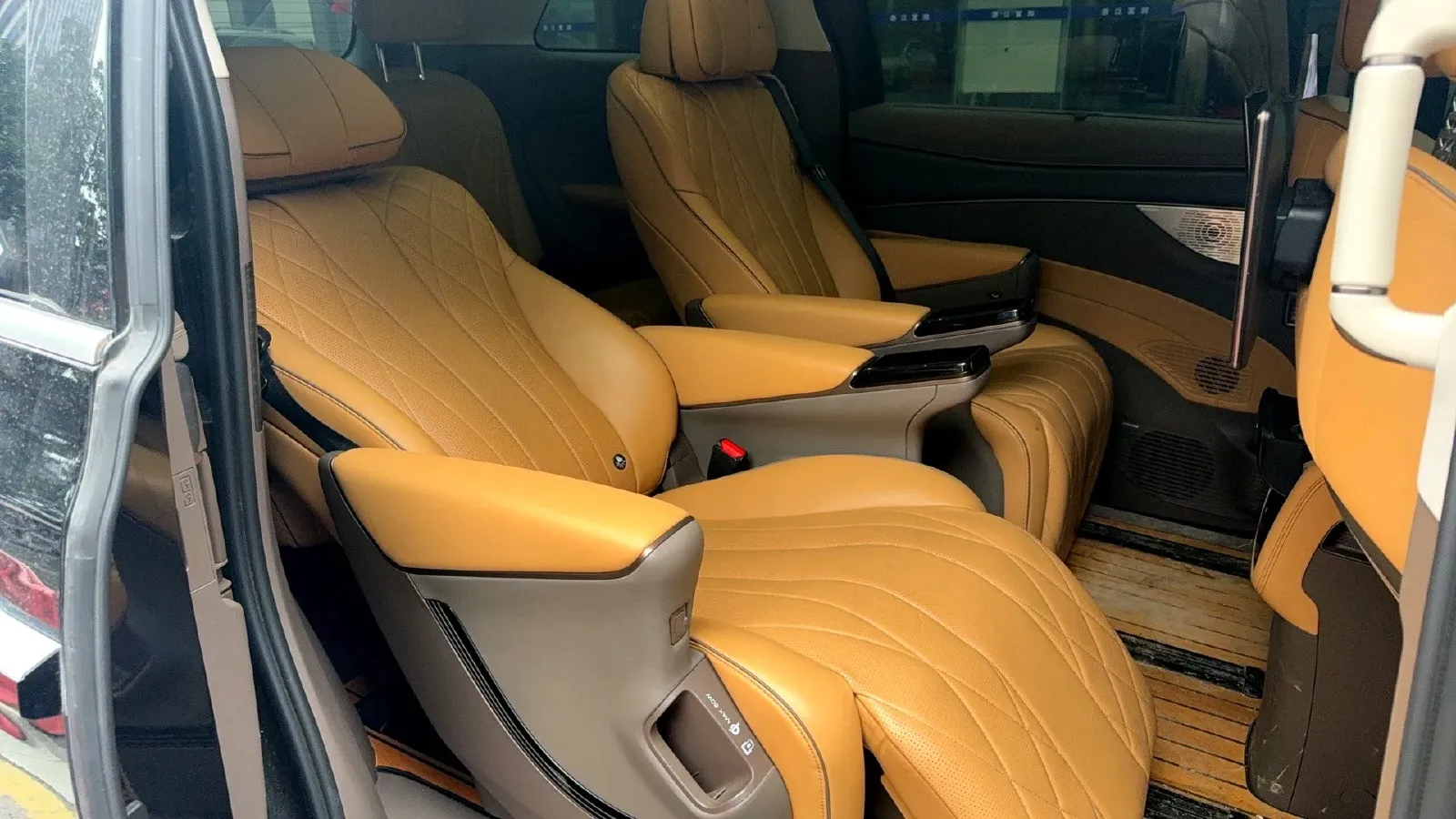 2022 Mercedes-Benz GLC Class 2.0T 197HP L4 9AT,autocango,china used car exporter,china ev exporter,chinese used car exporter,chinese used ev exporter