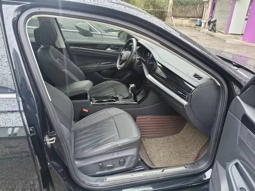 2022 Volkswagen Passat 2.0T 220HP L4 7DCT,autocango,china used car exporter,china ev exporter,chinese used car exporter,chinese used ev exporter