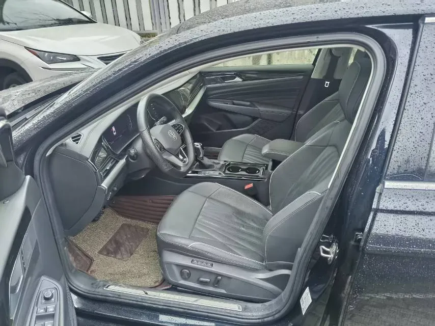 2022 Volkswagen Passat 2.0T 220HP L4 7DCT,autocango,china used car exporter,china ev exporter,chinese used car exporter,chinese used ev exporter