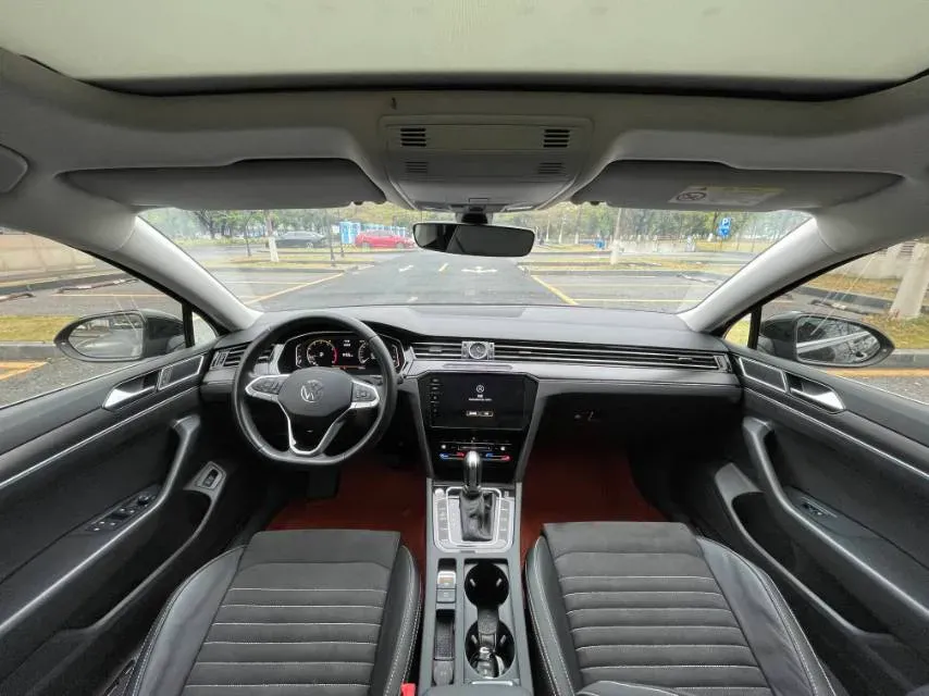 2021 Volkswagen Magotan 2.0T 186HP L4 7DCT,autocango,china used car exporter,china ev exporter,chinese used car exporter,chinese used ev exporter